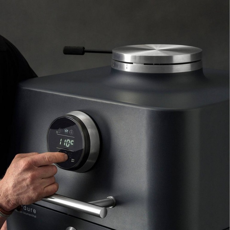 4K Kamado e Affumicatore Everdure by Heston a carbone con accensione elettrica, moderno e tecnologico