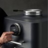 4K Kamado e Affumicatore Everdure by Heston a carbone con accensione elettrica, moderno e tecnologico
