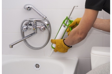 Come applicare il silicone ai sanitari